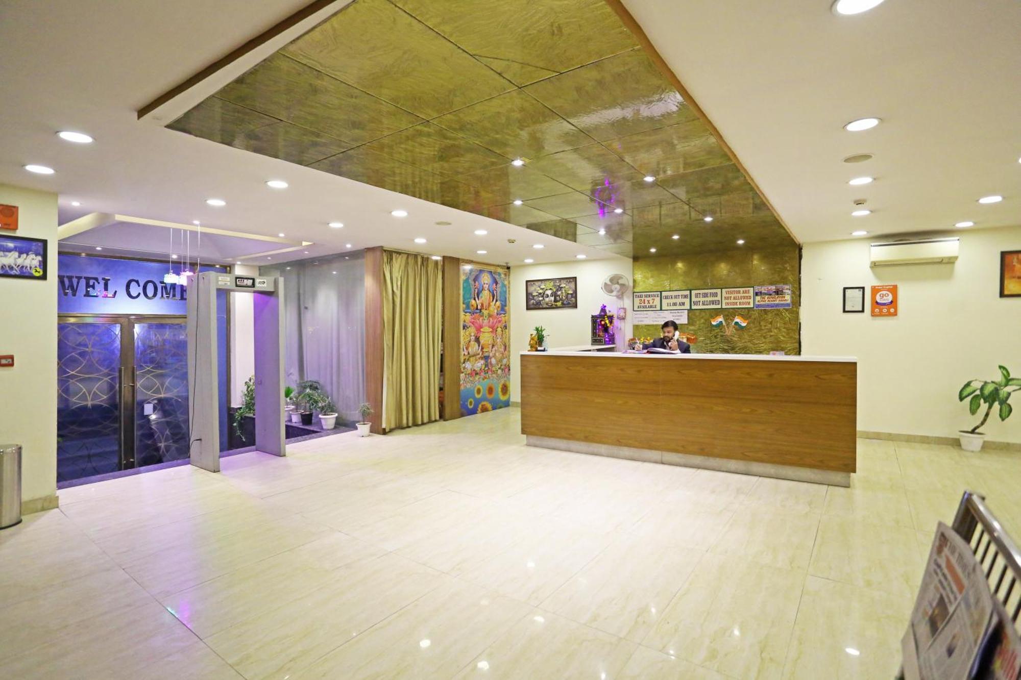 Hotel D'Capitol - Delhi Airport Nuova Delhi Esterno foto