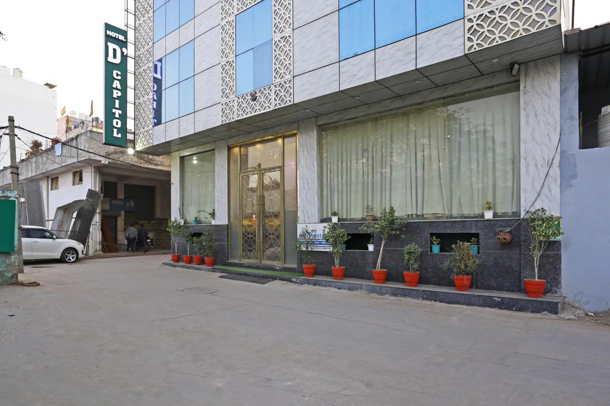 Hotel D'Capitol - Delhi Airport Nuova Delhi Esterno foto