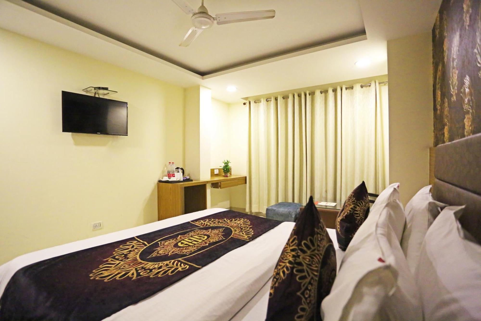 Hotel D'Capitol - Delhi Airport Nuova Delhi Esterno foto
